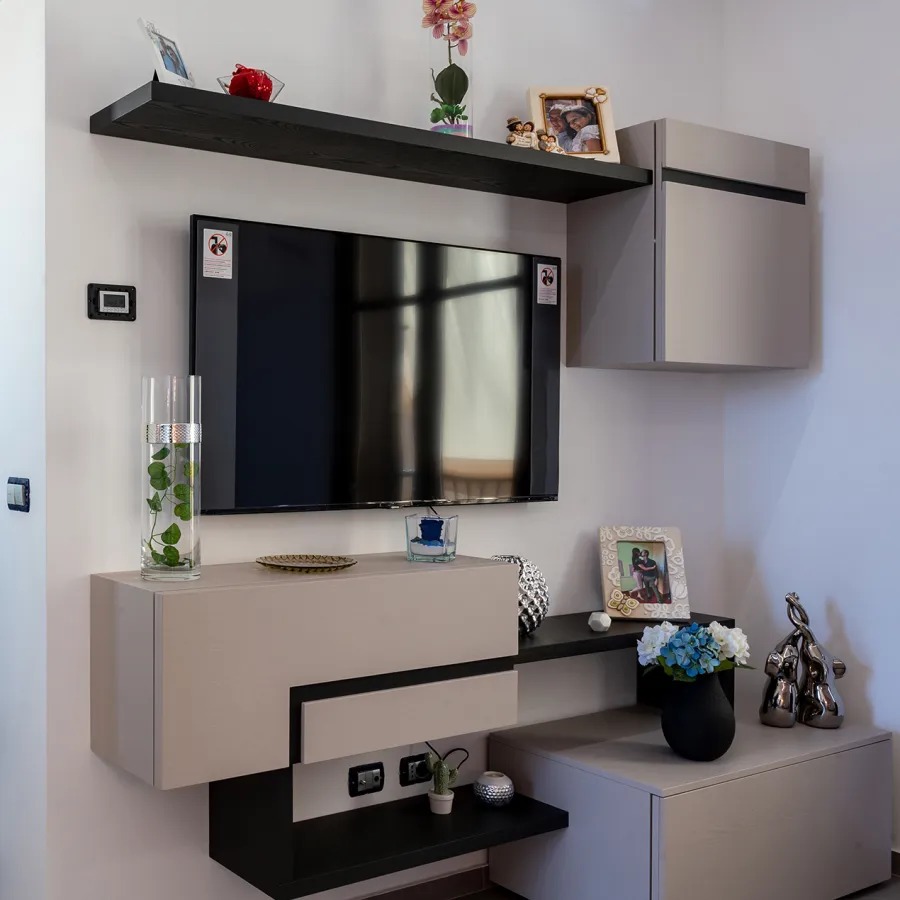 Ristrutturazione appartamento Casa Dali, in stile contemporaneo