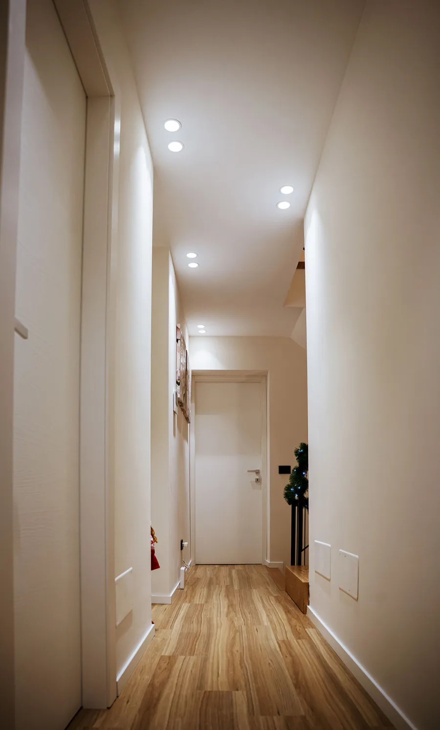 				Progetto per la ridistribuzione degli ambienti interni di un immobile sito a Castelbuono (PA) - Disimpegno