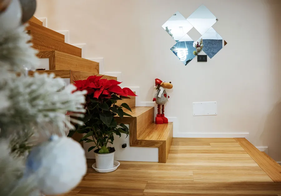 								Progetto per la ridistribuzione degli ambienti interni di un immobile sito a Castelbuono (PA) - Scala interna