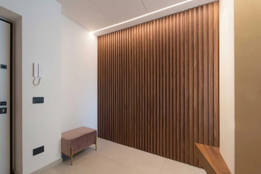 				L'ingresso attrezzato