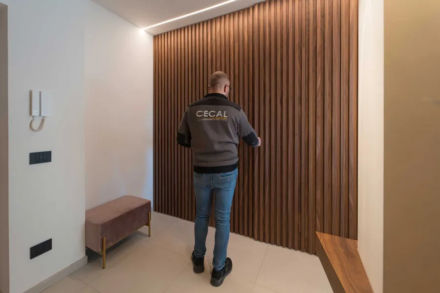 				L'ingresso attrezzato